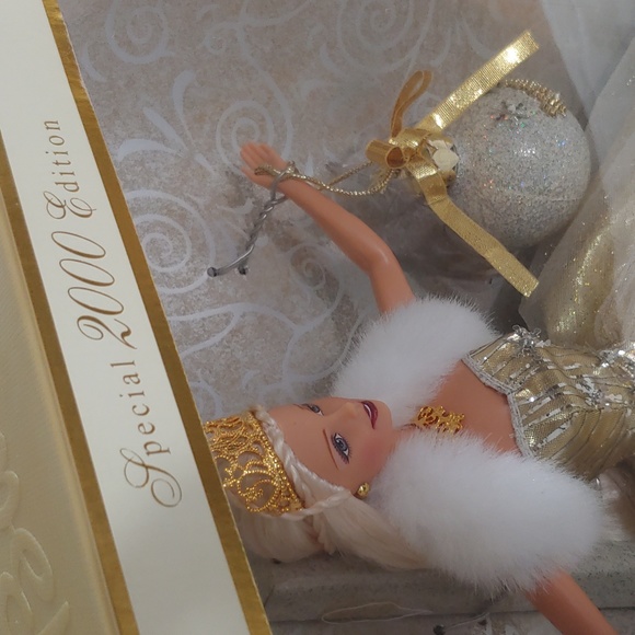 Barbie 2000 Special Edition Collectible Doll, NWT - Picture 12 of 12